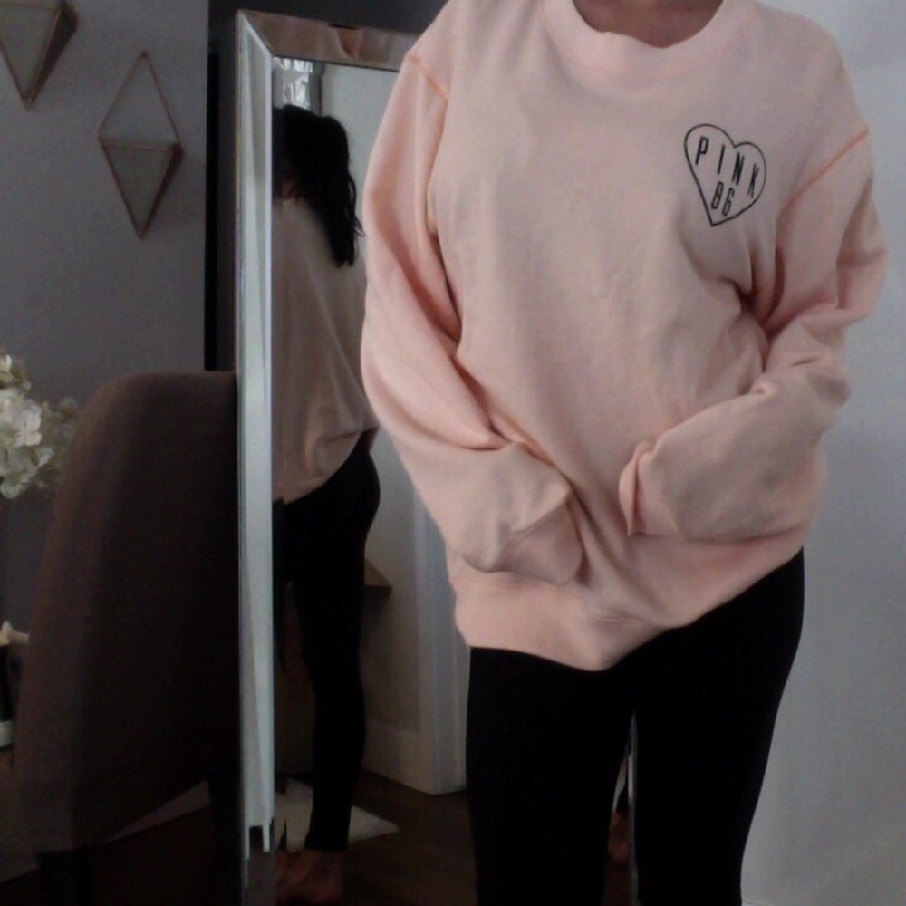 PINK Victoria’s Secret Mellon Pullover